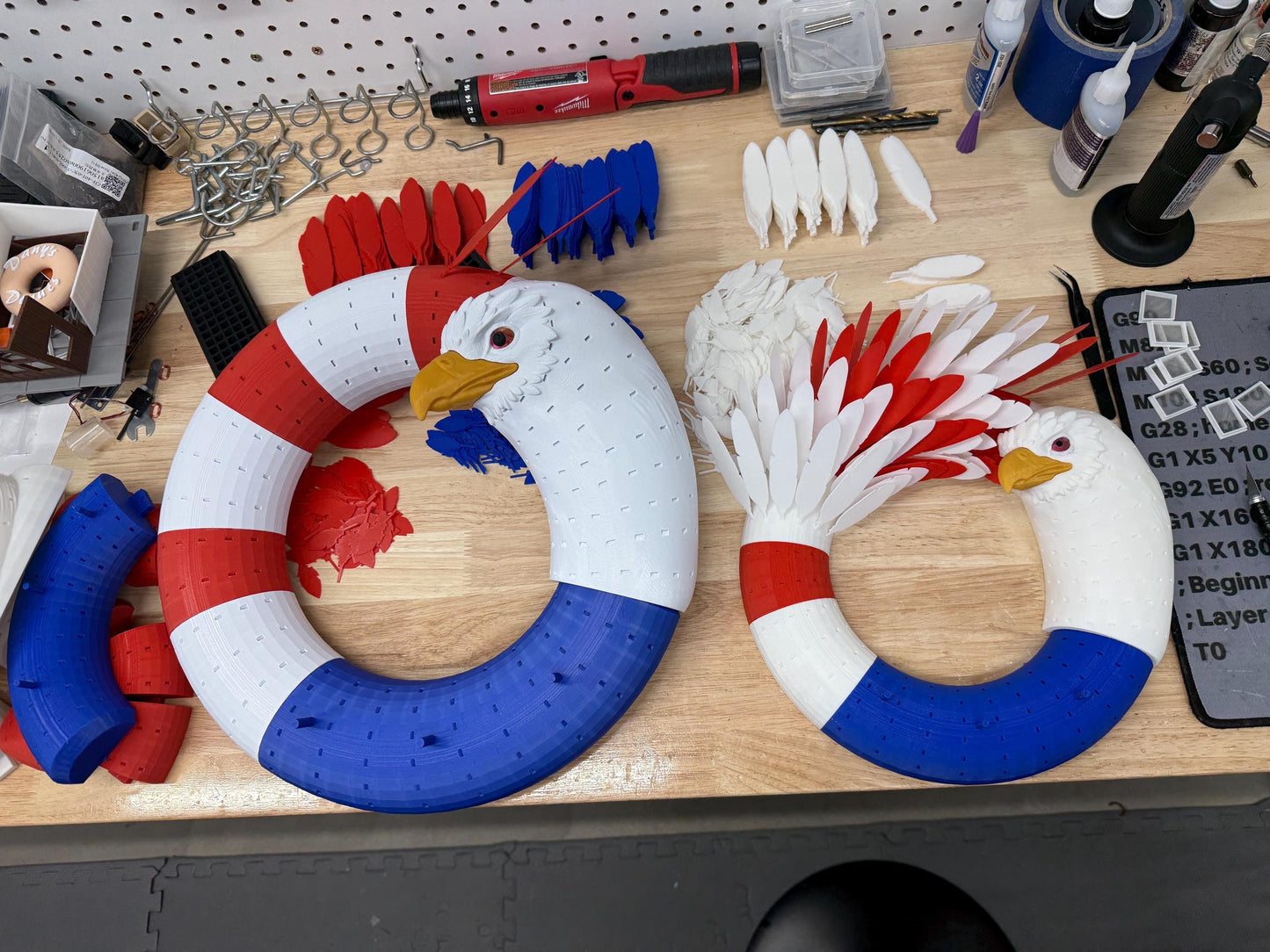 Bald Eagle Patriotic Wreath β USA Flag Eagle Decor β Indoor / Outdoor Wall Display