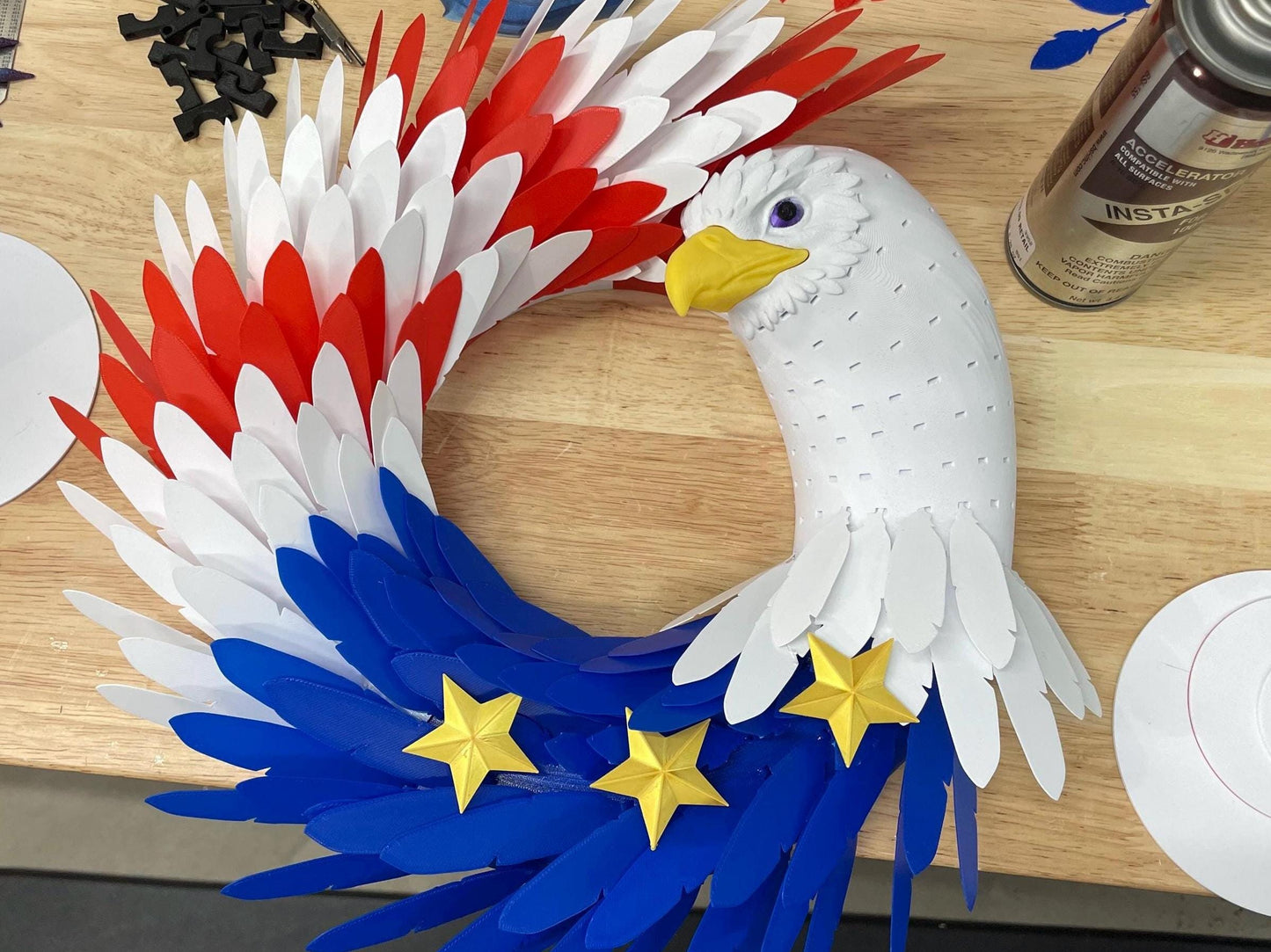 Bald Eagle Patriotic Wreath – USA Flag Eagle Decor – Indoor / Outdoor Wall Display