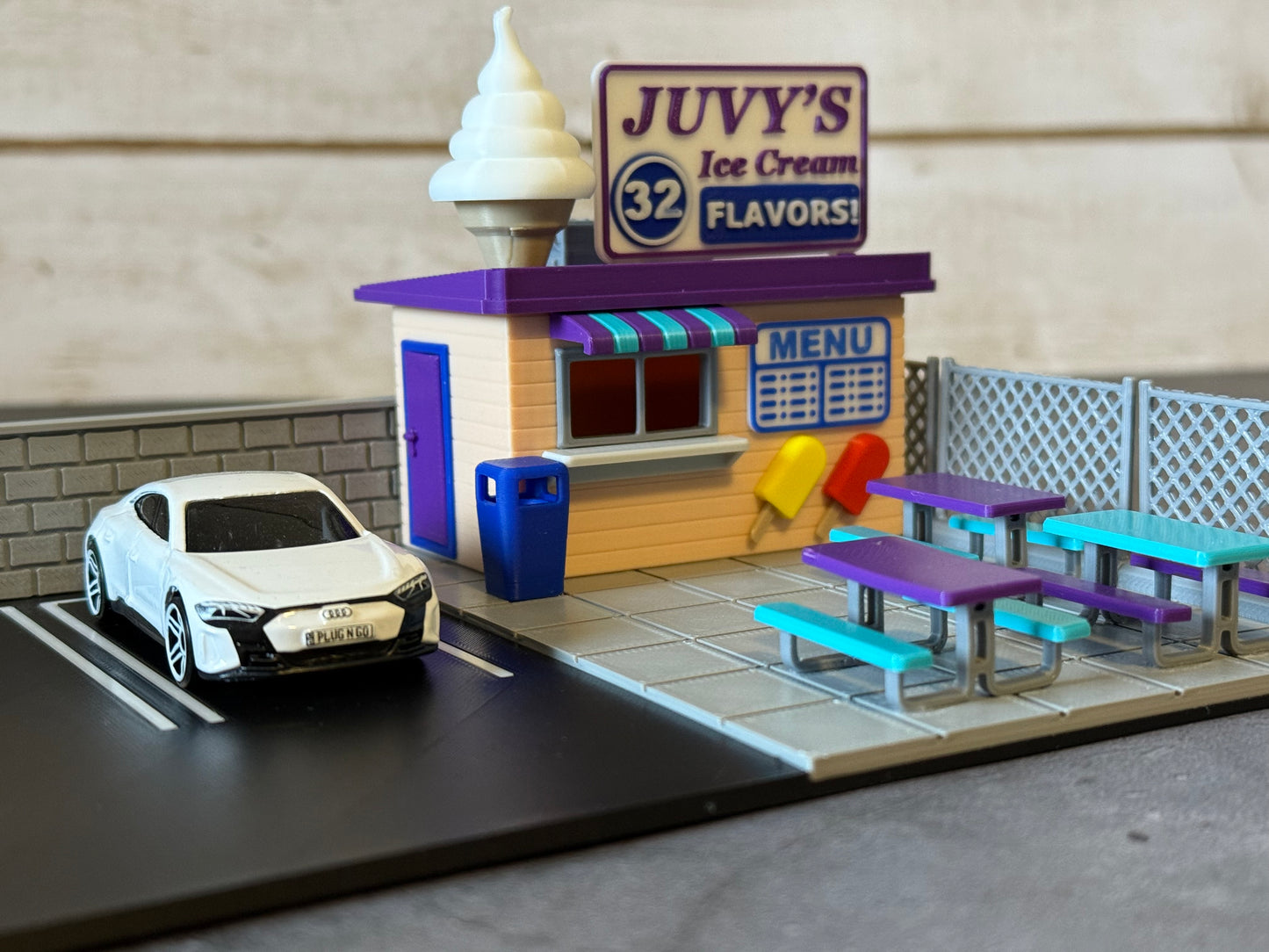 Ice Cream Stand - 1/64th Scale Building Die Cast Car Display