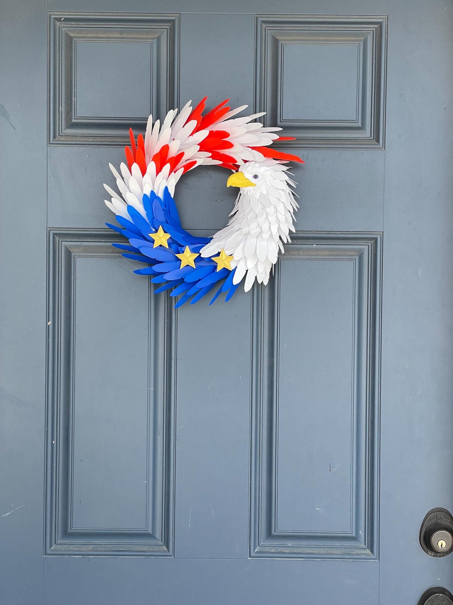 Bald Eagle Patriotic Wreath – USA Flag Eagle Decor – Indoor / Outdoor Wall Display