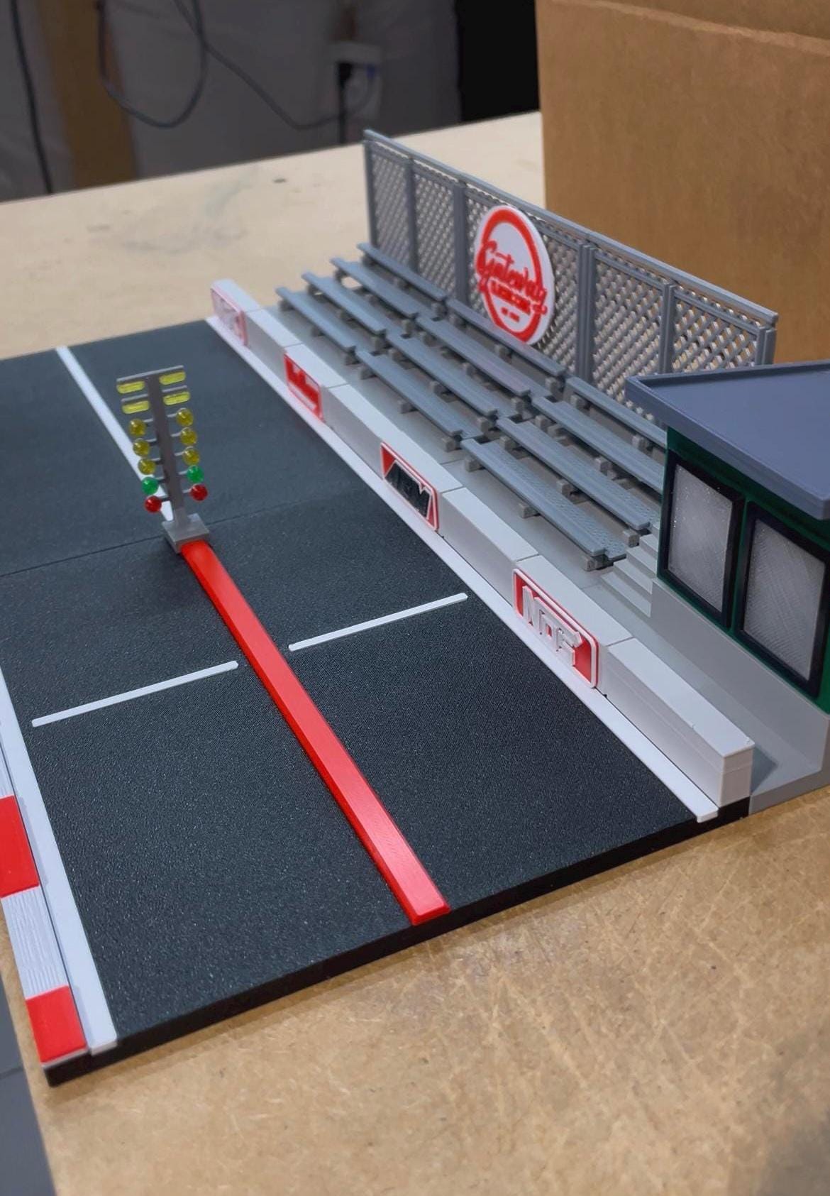 1:64 Scale Drag Race Strip – Die-Cast Car Drag Track Display