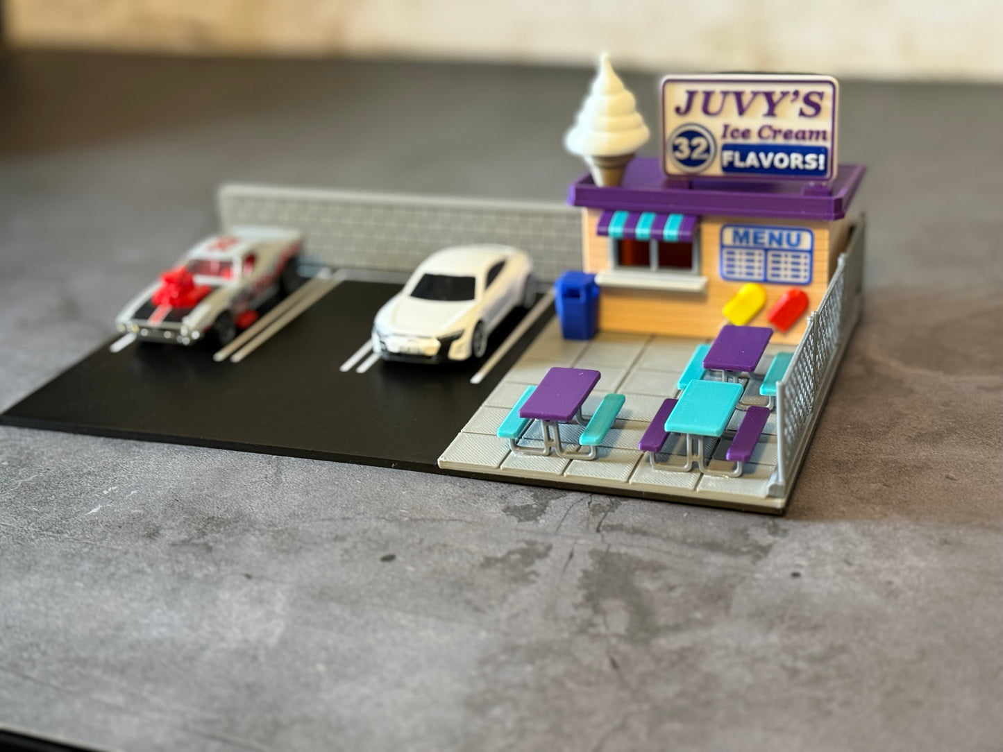 Ice Cream Stand - 1/64th Scale Building Die Cast Car Display