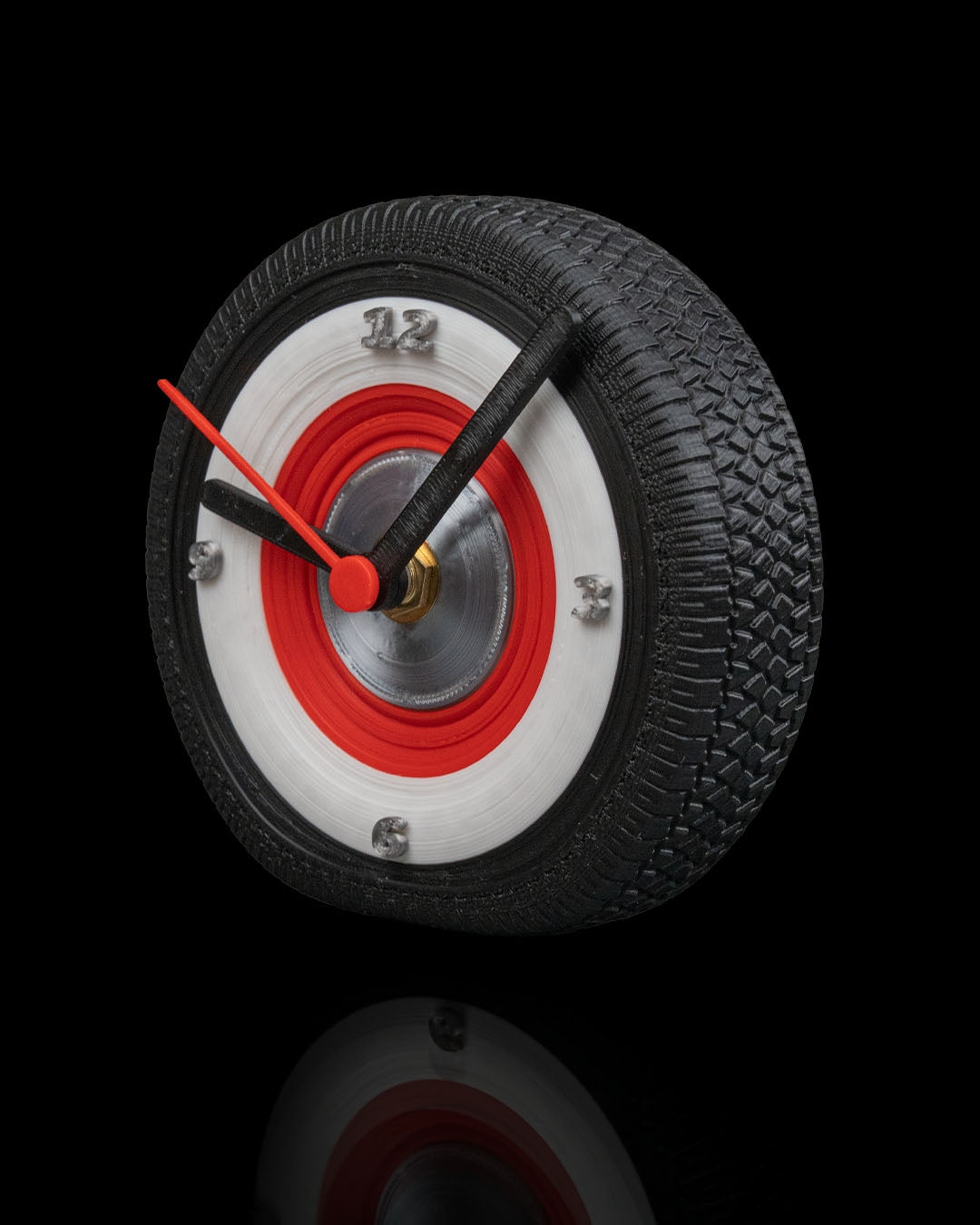 Vintage Whitewall Tire Wall Clock – Classic Car Wheel Design image 0