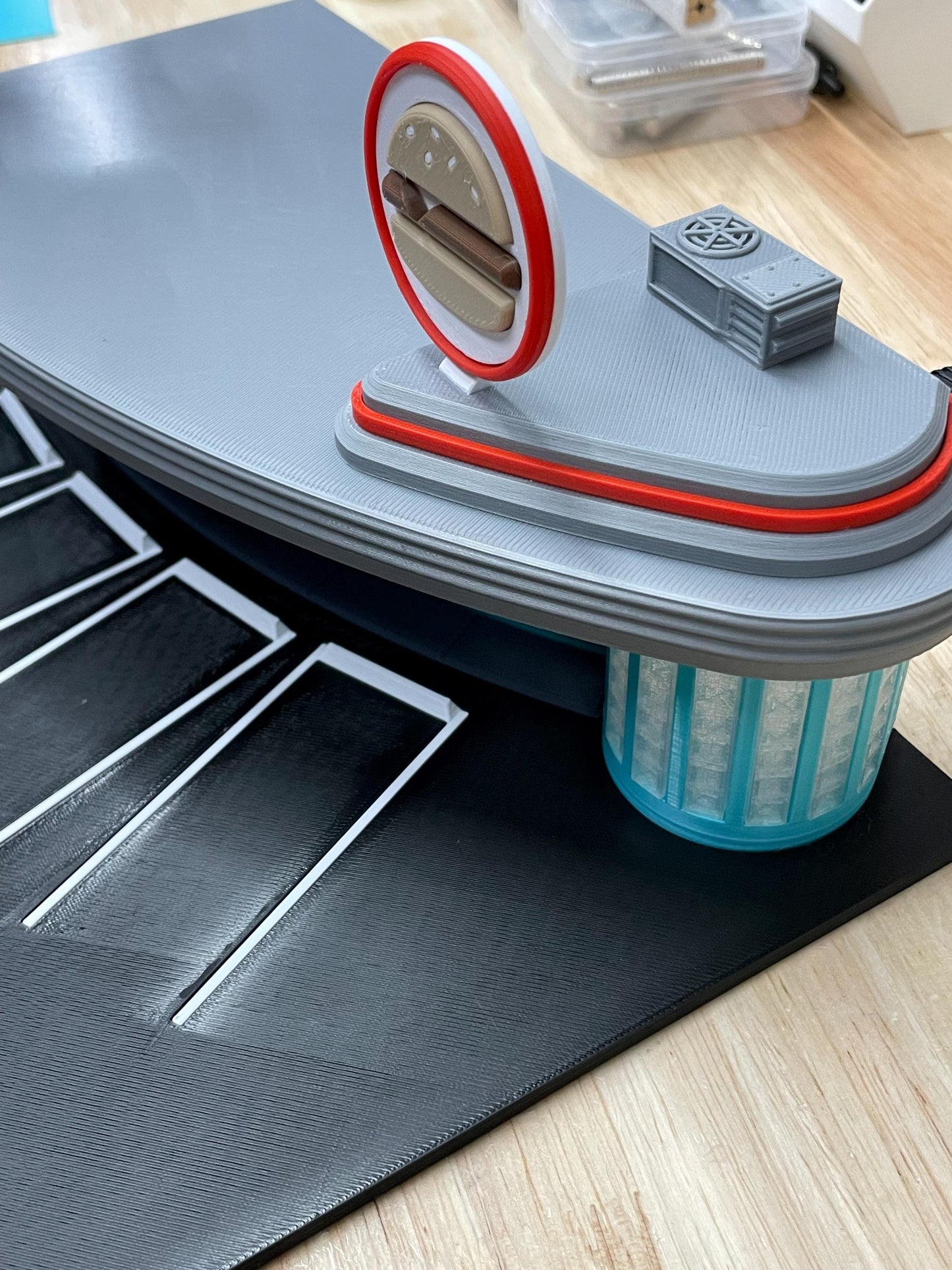 1/64 Scale Retro Drive-Up Diner Diorama – LED Restaurant for Die-Cast Displays