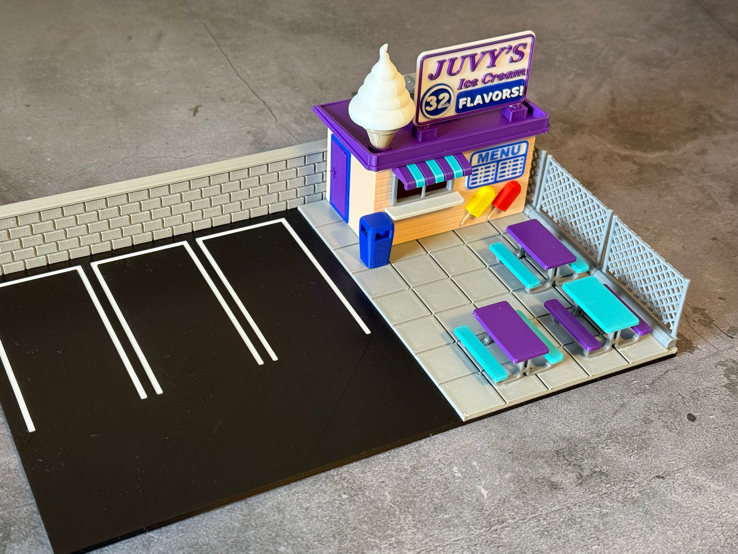 Ice Cream Stand - 1/64th Scale Building Die Cast Car Display