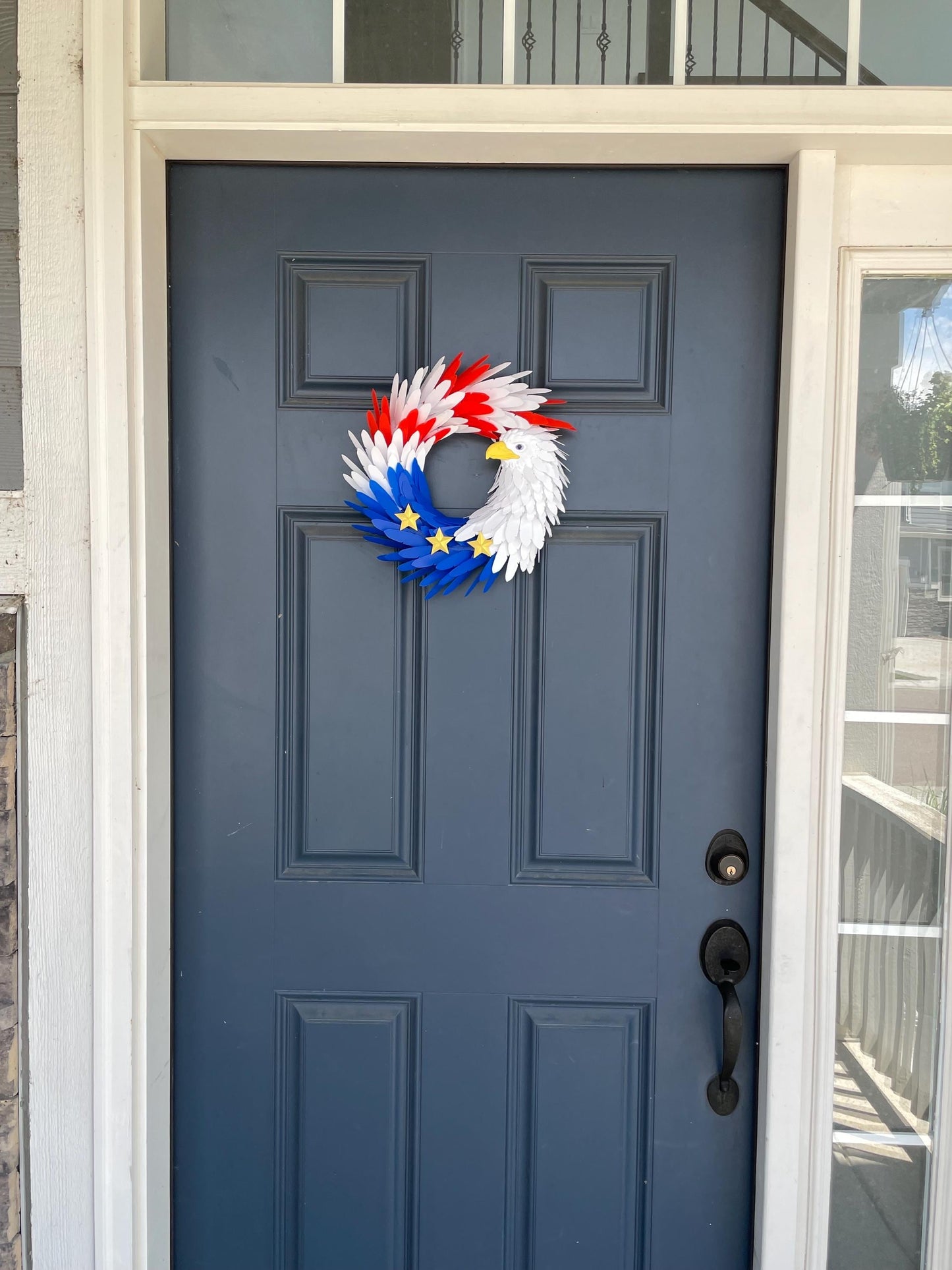 Bald Eagle Patriotic Wreath – USA Flag Eagle Decor – Indoor / Outdoor Wall Display